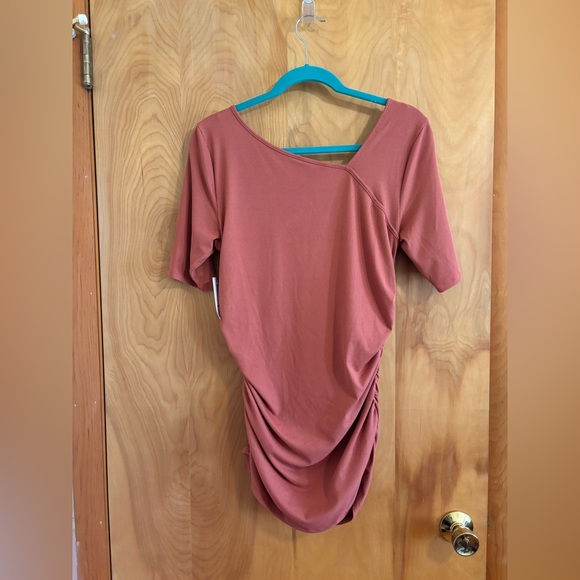 Nine West Burnt Orange Asymmetrical Ruched Top Size Large NWT - Picture 8 of 8